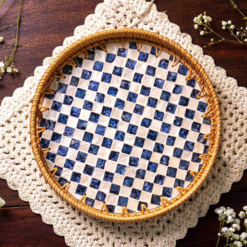 Rattan Serving Tray - Wicker Coffee Table Centerpiece Tray: 30cm / 12" / Cascade